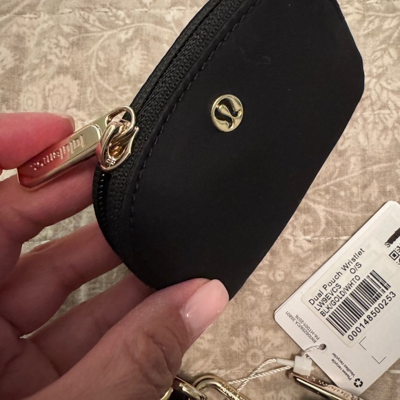 Lululemon Black Hand Pouch - Picture 4 of 7